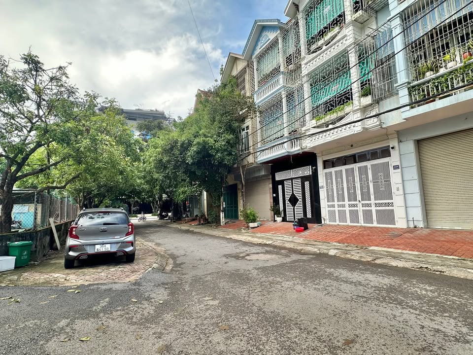 Nhà 3.5 tầng cốt lệch đường Nguyễn Duy Hiệu, 64m² giá 4.9 tỷ - Tiện ích ngập tràn!