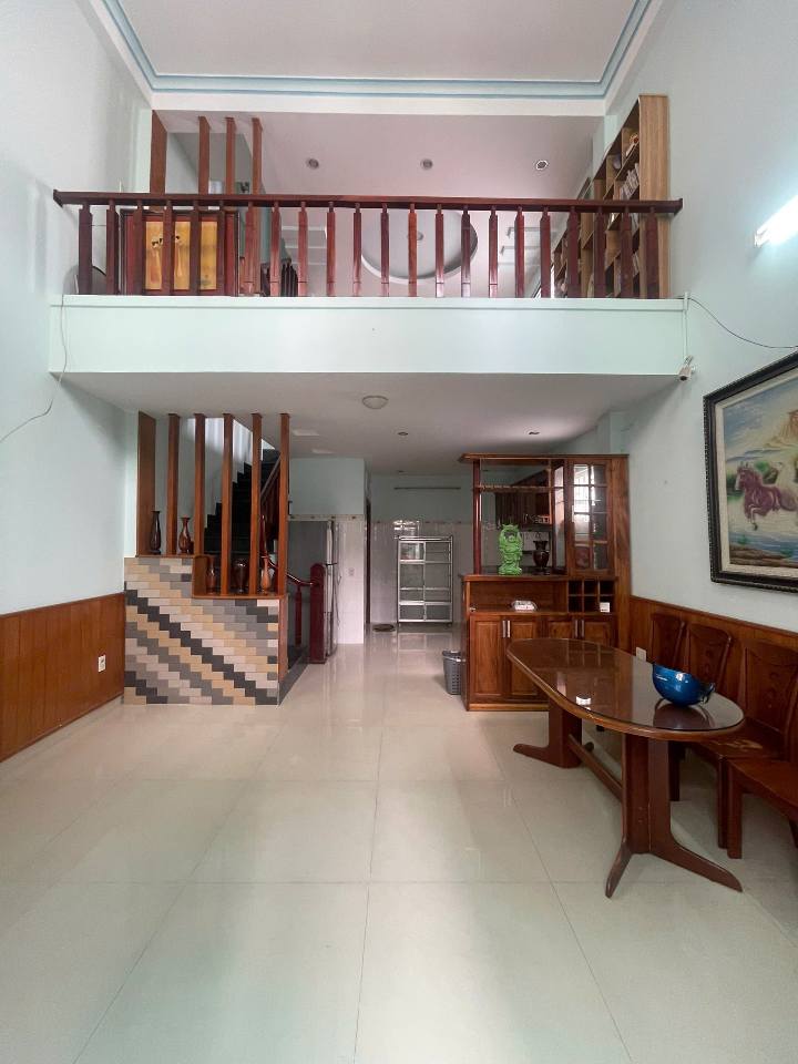 Cho thuê nhà 3 tầng trung tâm Nha Trang 4 phòng ngủ - Full nội thất chỉ 12 triệu