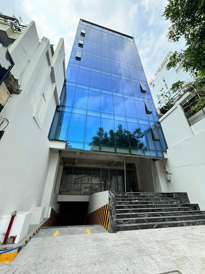 Cho thuê tòa nhà Cách Mạng Tháng 8, Quận 1 - Diện tích 220m², giá thỏa thuận hấp dẫn!