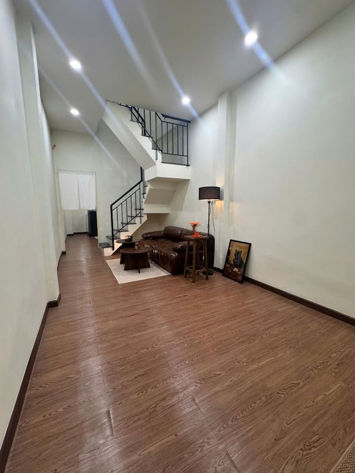 Nhà nguyên căn 30m² đường 3/2, Quận 10 - Sạch sẽ, đầy đủ nội thất!