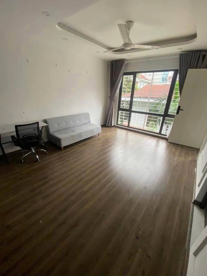 Nhà riêng cho thuê tại Ngõ Gốc Đề, Minh Khai, 30m² giá 15 triệu - Phù hợp cho hộ gia đình!