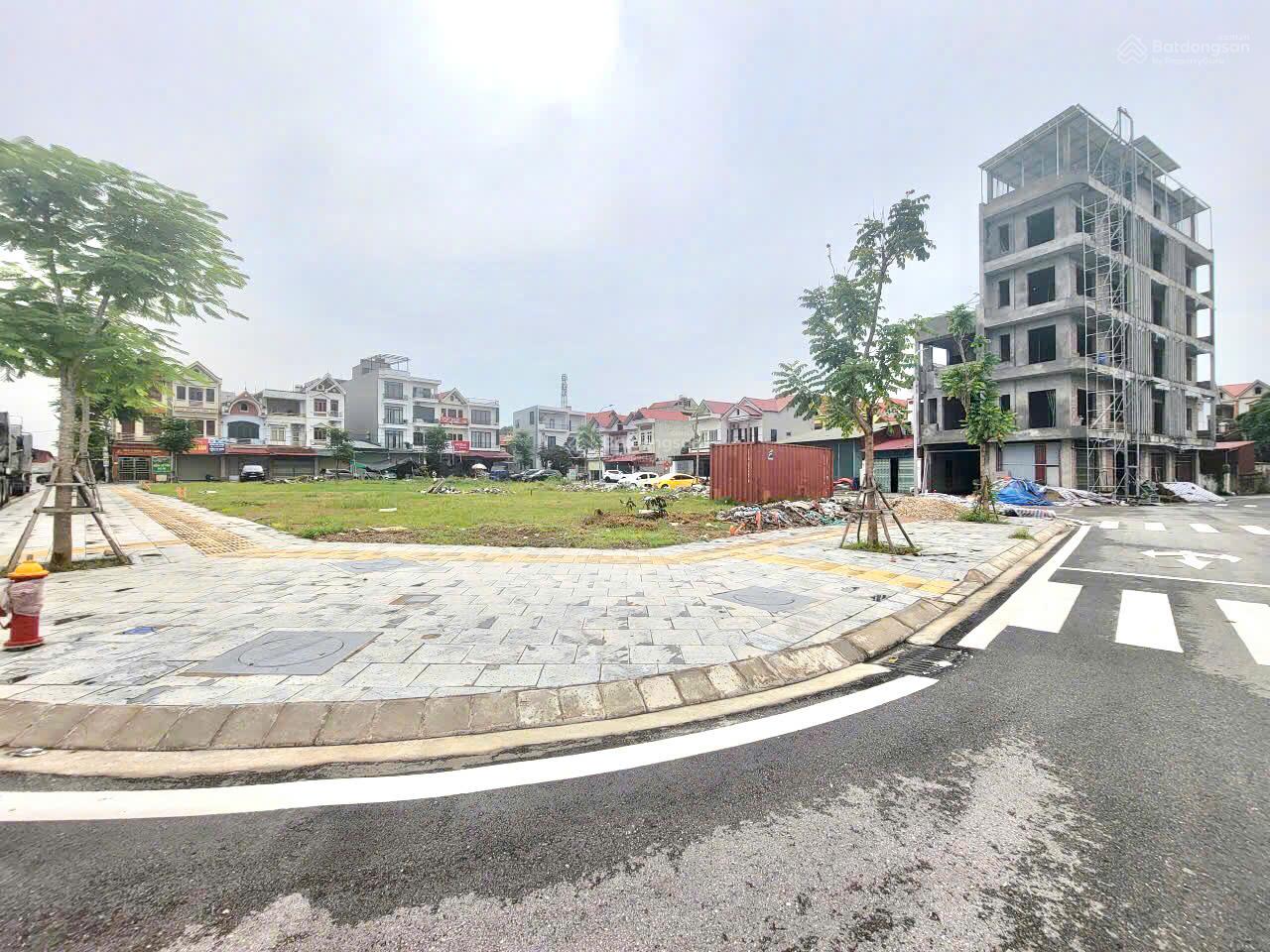 Bán lô góc sẵn sổ view hồ và công viên tại Bavella Green Park Bắc Giang - 5 phút ra Big C