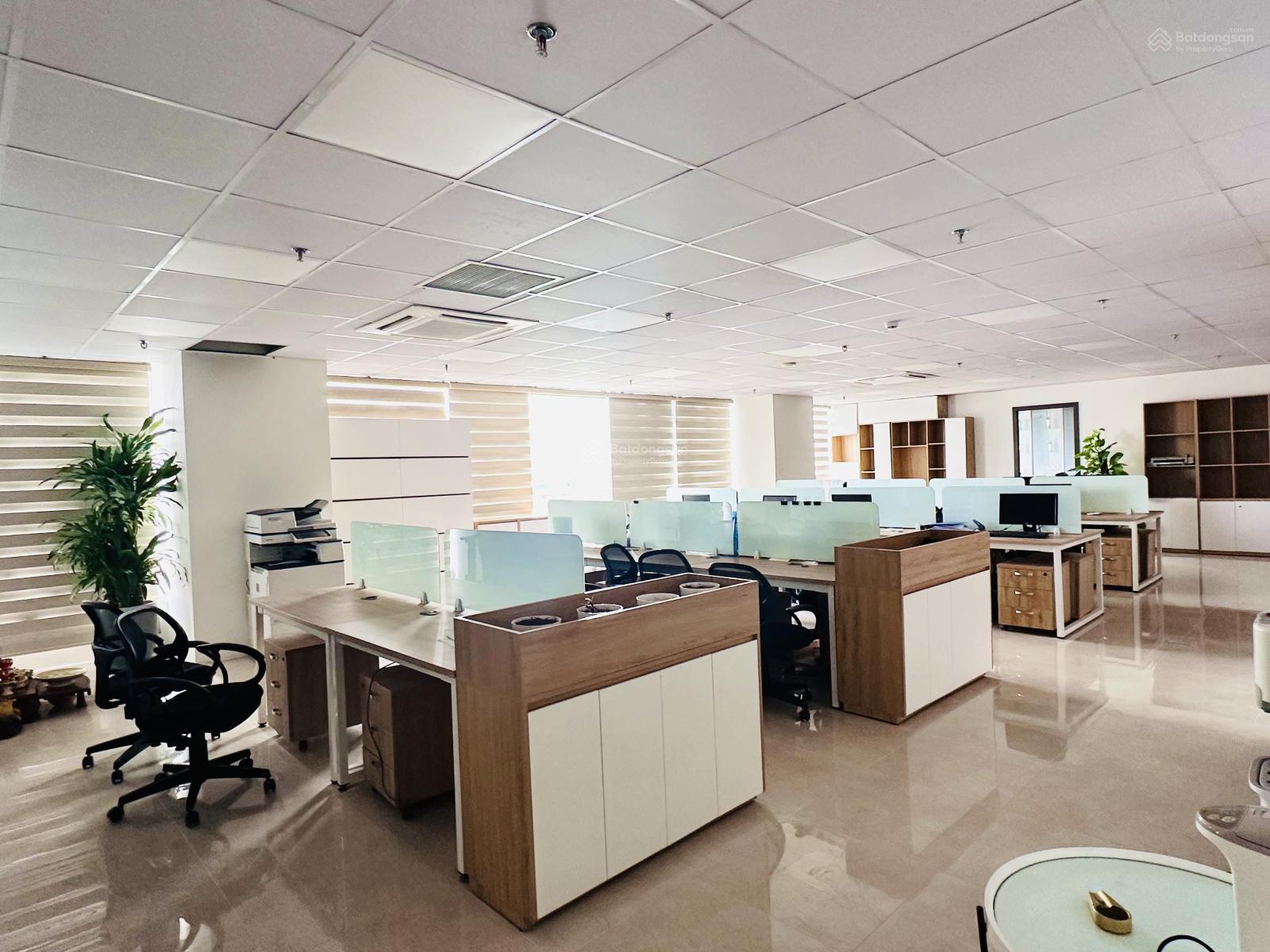 Cho thuê văn phòng 190m² tại Geleximco 897 Giải Phóng - Full nội thất, view đẹp