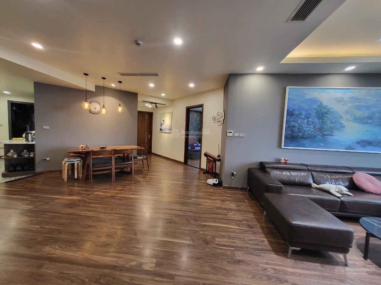 Căn hộ chung cư N01-T8 Ngoại Giao Đoàn 133.65m² giá 14.968 tỷ - Không gian sống lý tưởng!