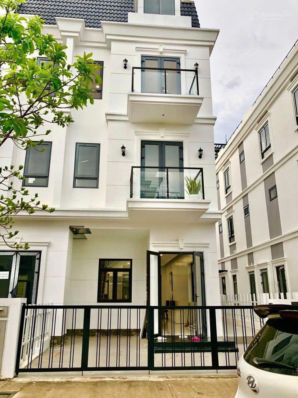 Cho thuê căn góc 7m KDC SimCity, Lò Lu, Quận 9 - Nhà 4 tầng đẹp, an ninh