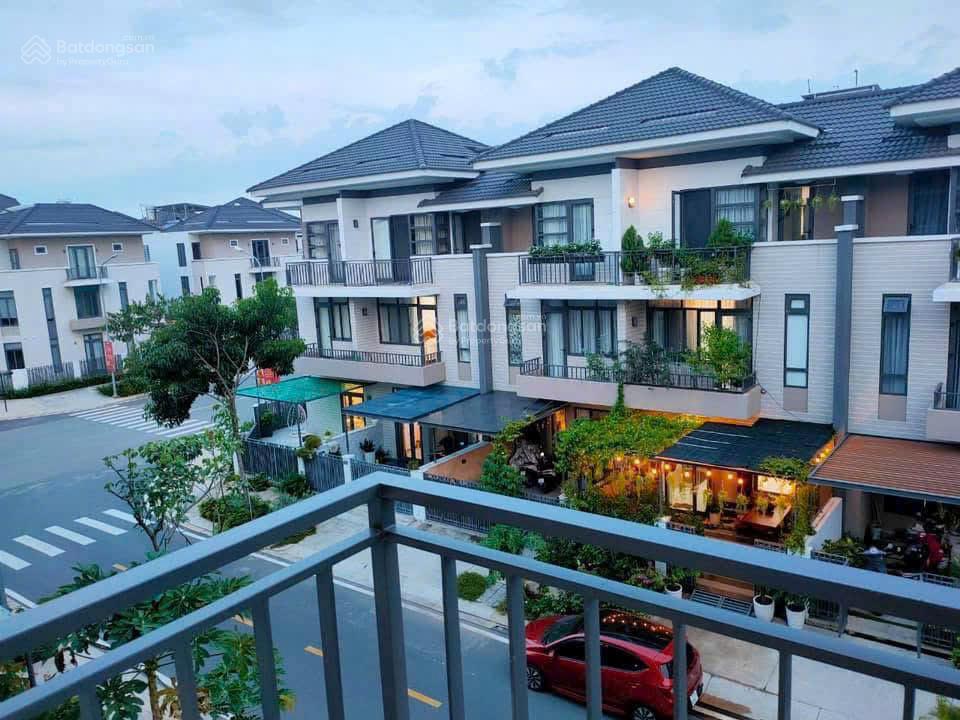 Townhouse Lavila Kiến Á Nhà Bè 96,8m² giá 12,1 tỷ - Nhà thô, cơ hội đầu tư hấp dẫn!