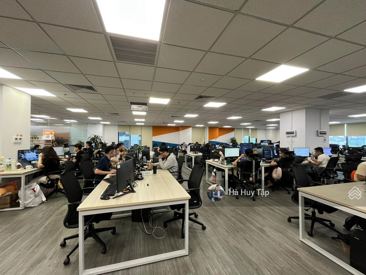 Cho thuê văn phòng tòa nhà 101 Láng Hạ, Đống Đa, 250m² - Giá 40 triệu, không gian hiện đại!