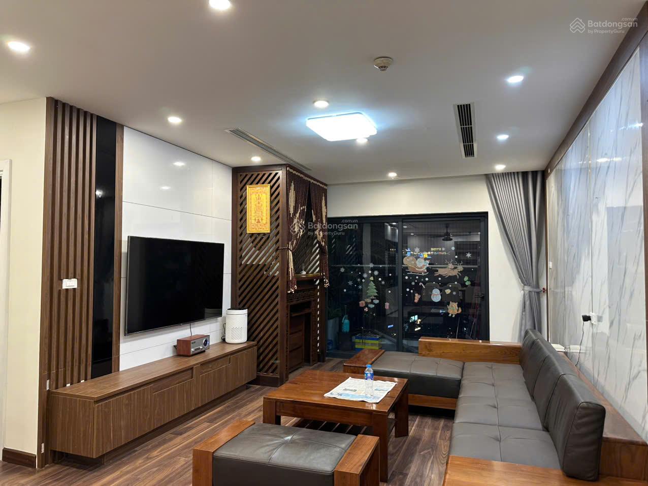 Căn hộ chung cư C5 Mỹ Đình 107m² giá 6.2 tỷ - Thiết kế hiện đại, nội thất đầy đủ!