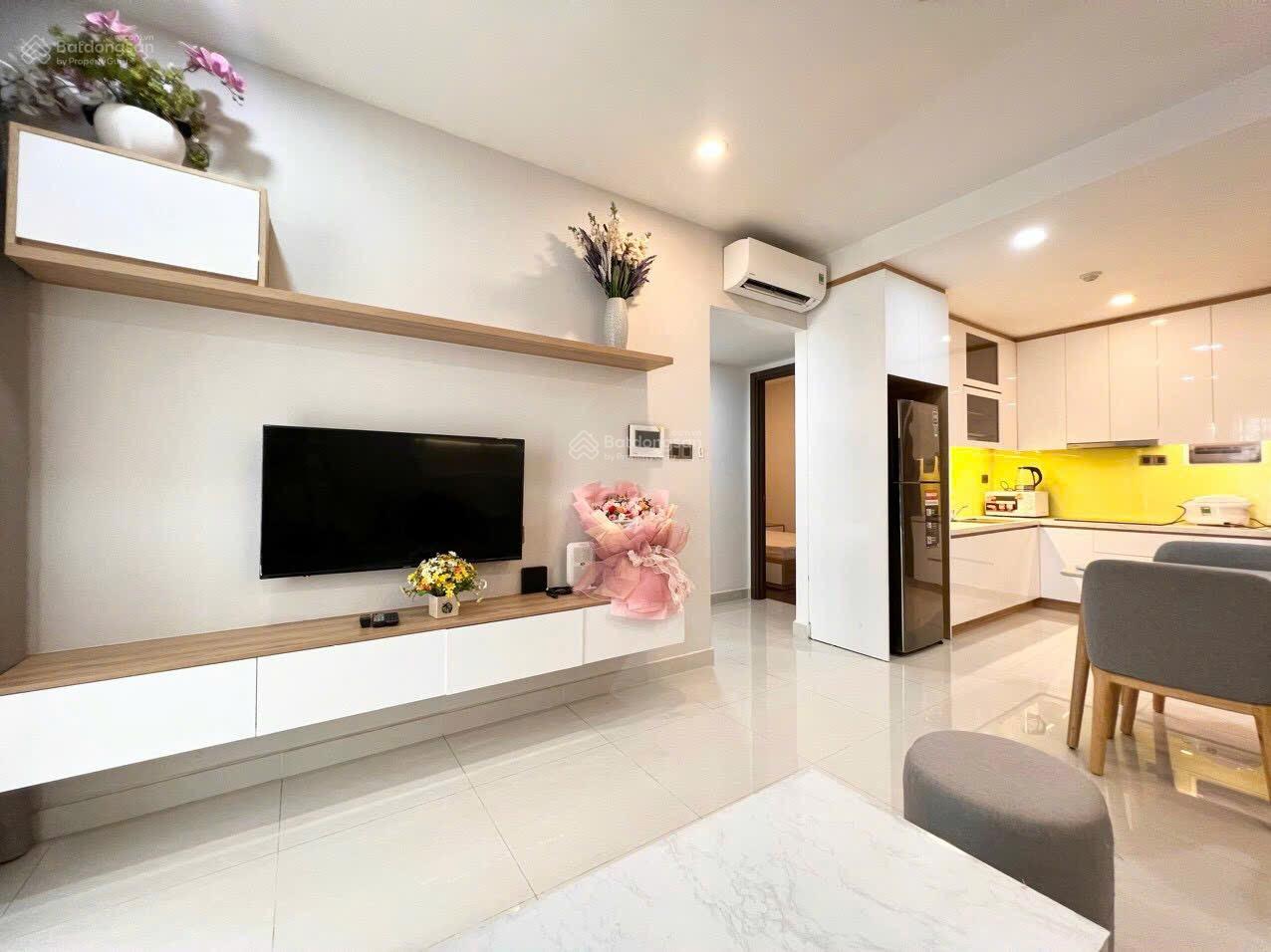 Căn hộ Saigon Royal 35 Bến Vân Đồn 60m² giá 17 triệu - Full nội thất đẹp, vào ở ngay!