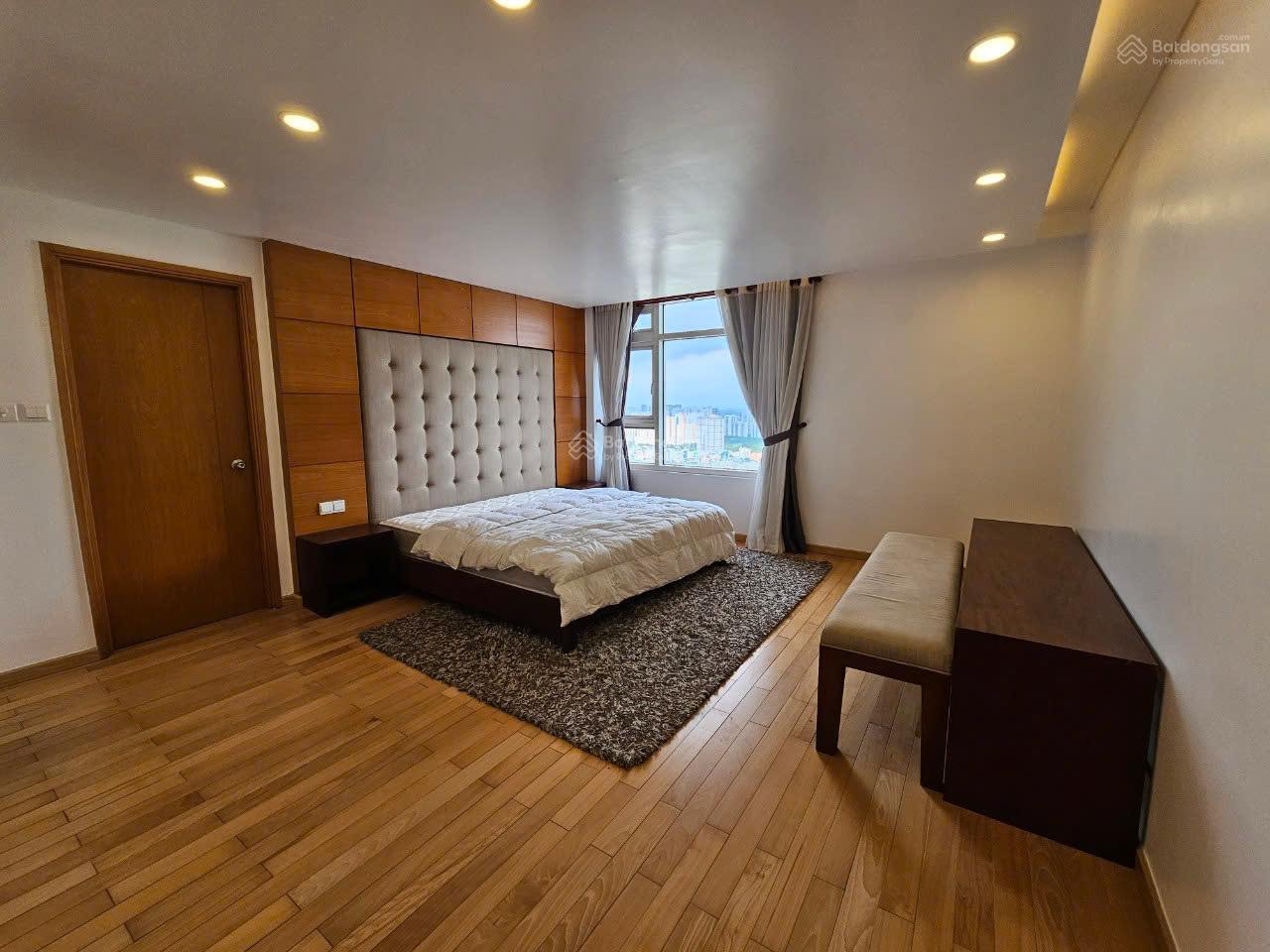 Căn hộ Hùng Vương Plaza Quận 5 - 130m², 3PN - Giá thuê chỉ 22 triệu/tháng!