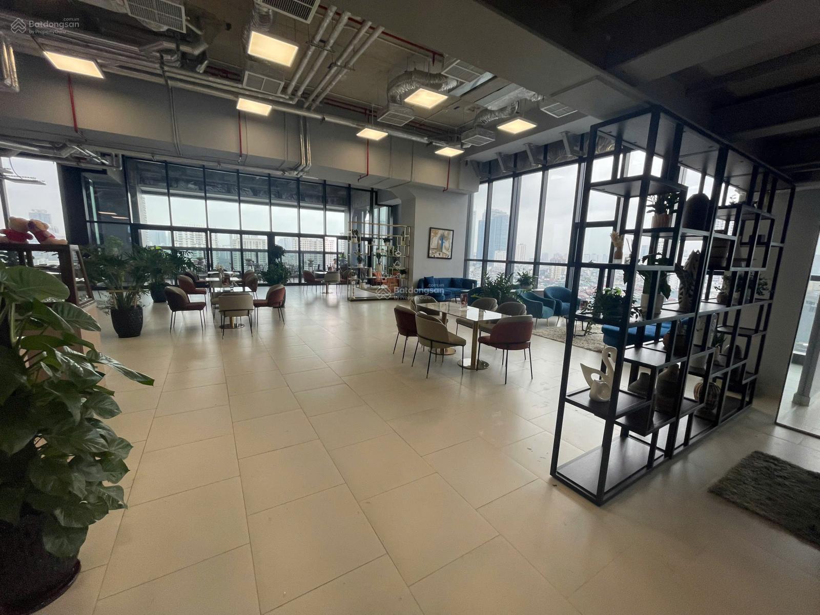 Văn phòng cho thuê tại Lancaster Luminaire 500m² giá 100 triệu - Hạng A, tiện nghi đầy đủ!