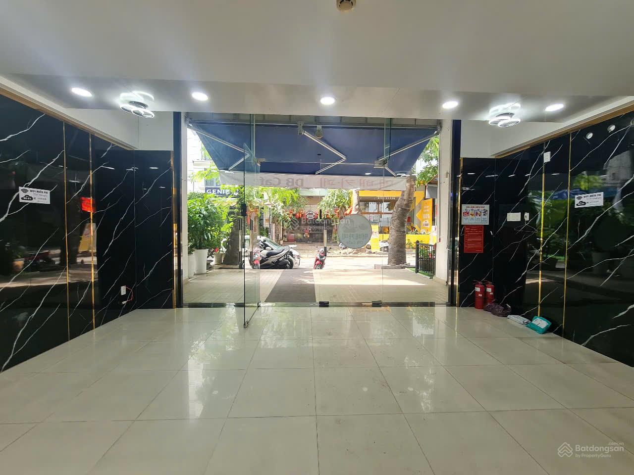 Mặt bằng cho thuê tại Hưng Gia 2, Phú Mỹ Hưng 111m² giá 19 triệu - Dọn vào ngay!