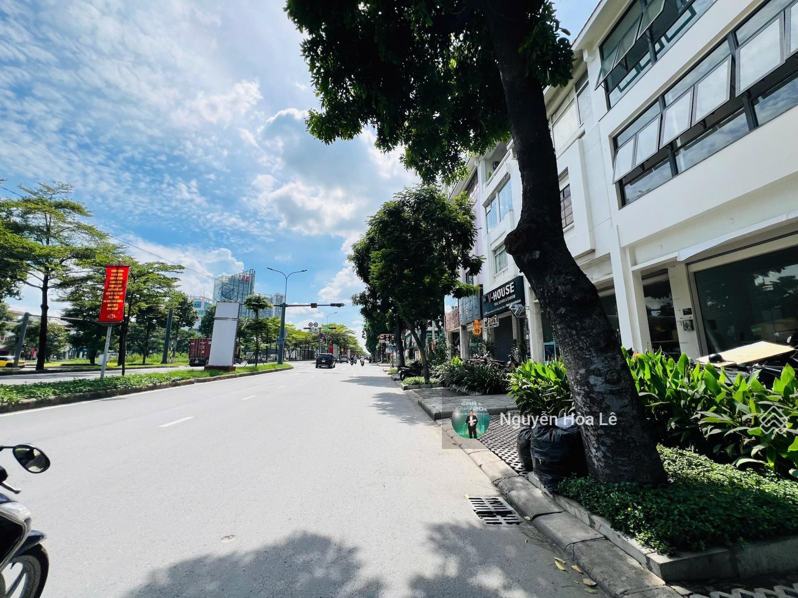 Cho thuê shophouse Nguyễn Văn Linh, Phú Mỹ Hưng 114m² giá 50 triệu - Thiết kế hiện đại, sẵn sàng kinh doanh!