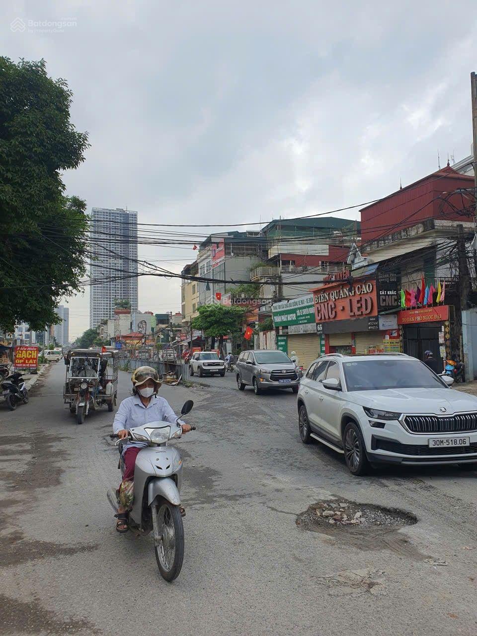 Nhà mặt phố kinh doanh đỉnh, Phường Đại Mỗ, 61m² giá 13.9 tỷ - Ô tô tránh, lợi nhuận cao!