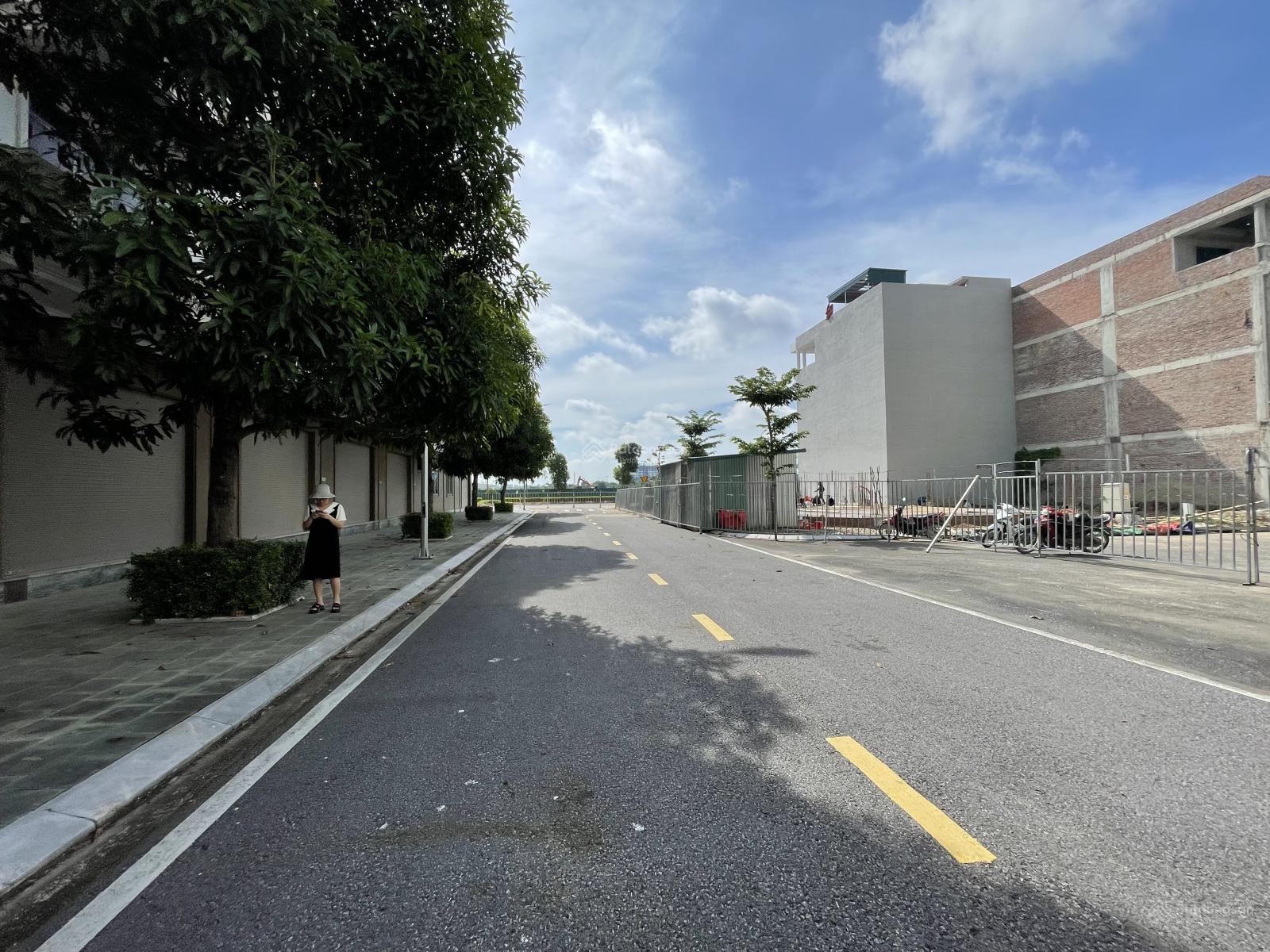 Bán căn liền kề 4 tầng Xuân Hưng 75m² giá 5.55 tỷ - Kinh doanh đắc địa!