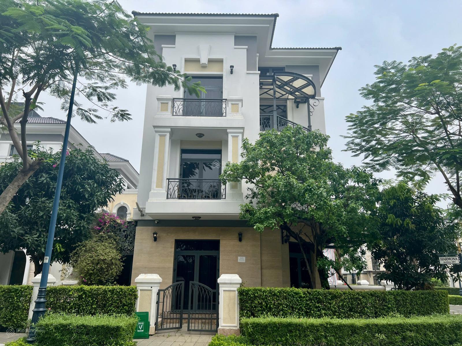 Townhouse Verosa Park Quận 9 109m² giá 19 tỷ - Căn góc đẹp, full nội thất cao cấp!