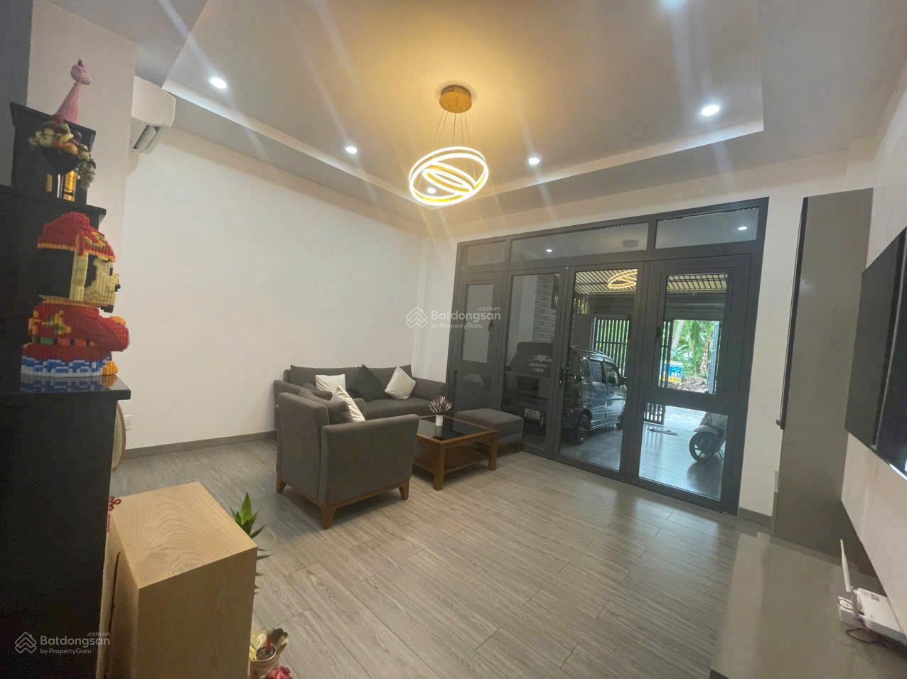 Bán nhà riêng tại Làng Đại Học ABC, Nhà Bè 100m² giá 11,5 tỷ - Thiết kế hiện đại, phong thủy tốt!