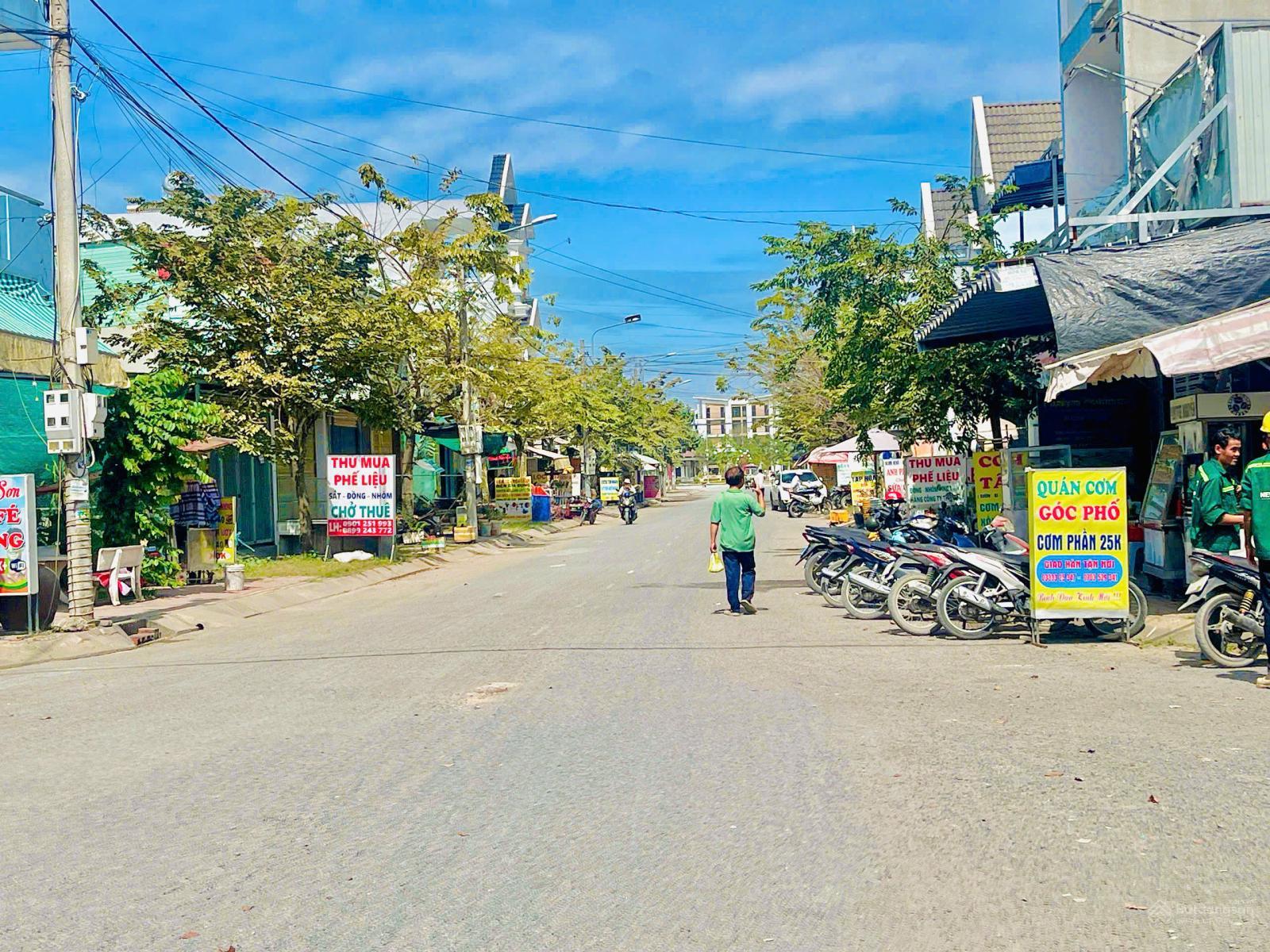 Đất nền bán gấp Long Hậu 87.5m² giá 4.5 tỷ - Vị trí đắc địa cạnh trung tâm thương mại!