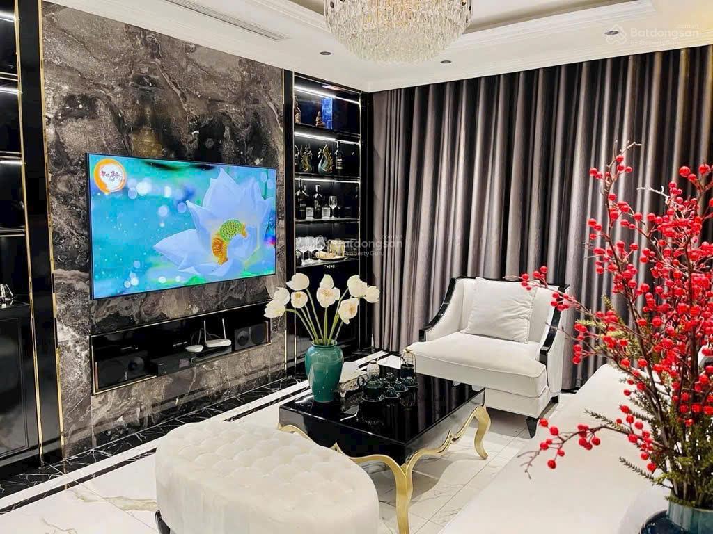 Căn hộ chung cư Rose Town 72m² giá 4.6 tỷ - Thiết kế hiện đại, không gian sống lý tưởng!