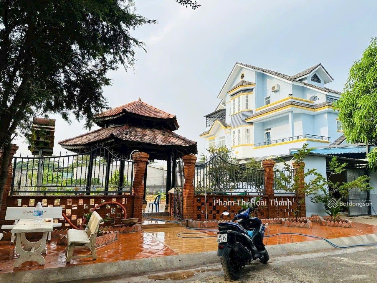 Biệt thự cho thuê KDC Khang Điền Quận 9, 240m² giá 28 triệu - Không gian rộng rãi, tiện nghi!