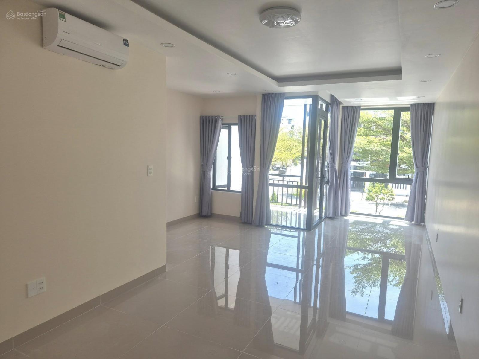 Cho thuê nhà nguyên căn 4 tầng mặt tiền đường số 7, KĐT Mipeco Nha Trang - Phù hợp cho văn phòng, spa, dạy học!