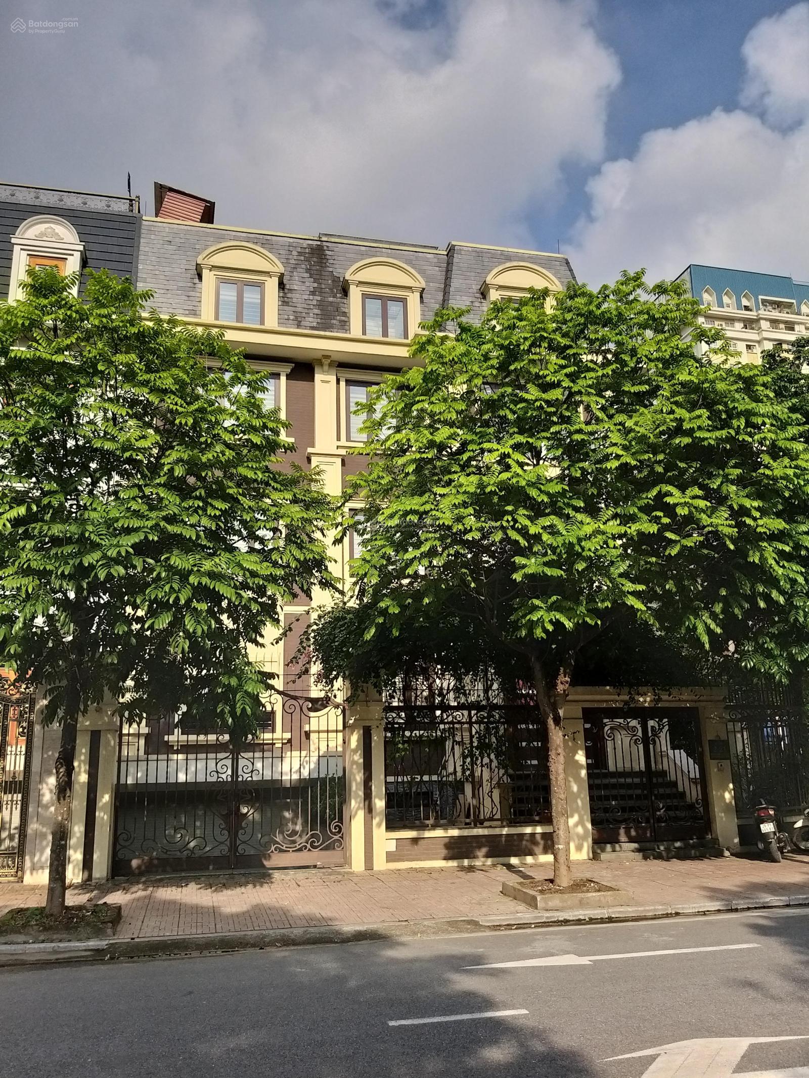 Biệt thự cho thuê khu đô thị Phùng Khoang 210m² giá 41.5 triệu - Hoàn thiện đẹp, có thang máy!