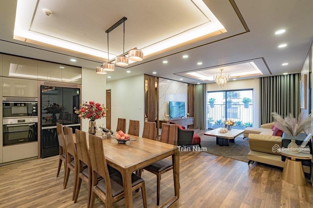 Căn hộ chung cư 101 Láng Hạ 162m² giá 12,4 tỷ - Không gian sống hiện đại, view đẹp!