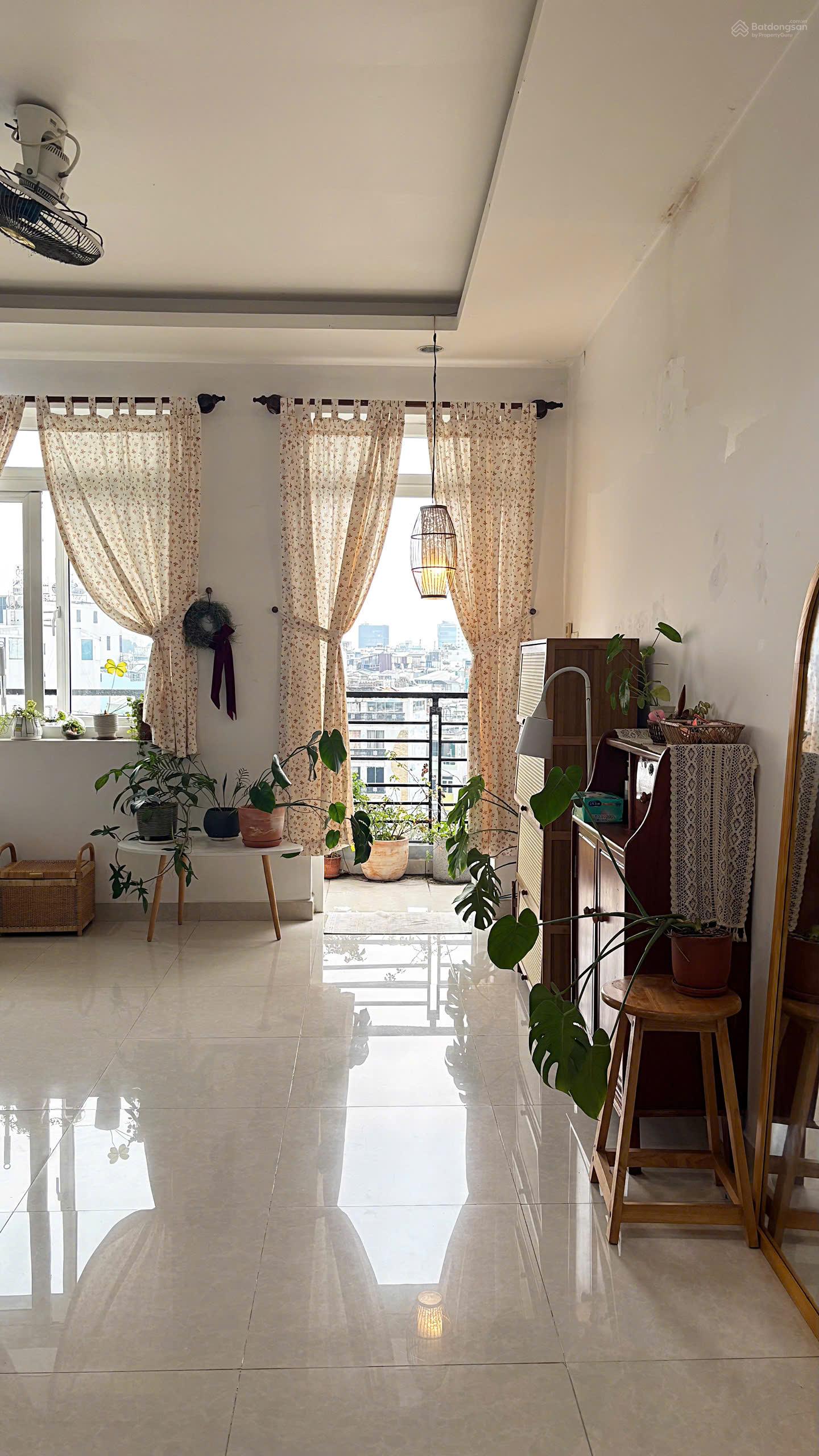 Phòng Studio ban công view bờ kè Trường Sa Bình Thạnh 30m² giá 6.5 triệu - Sẵn sàng vào ở ngay!