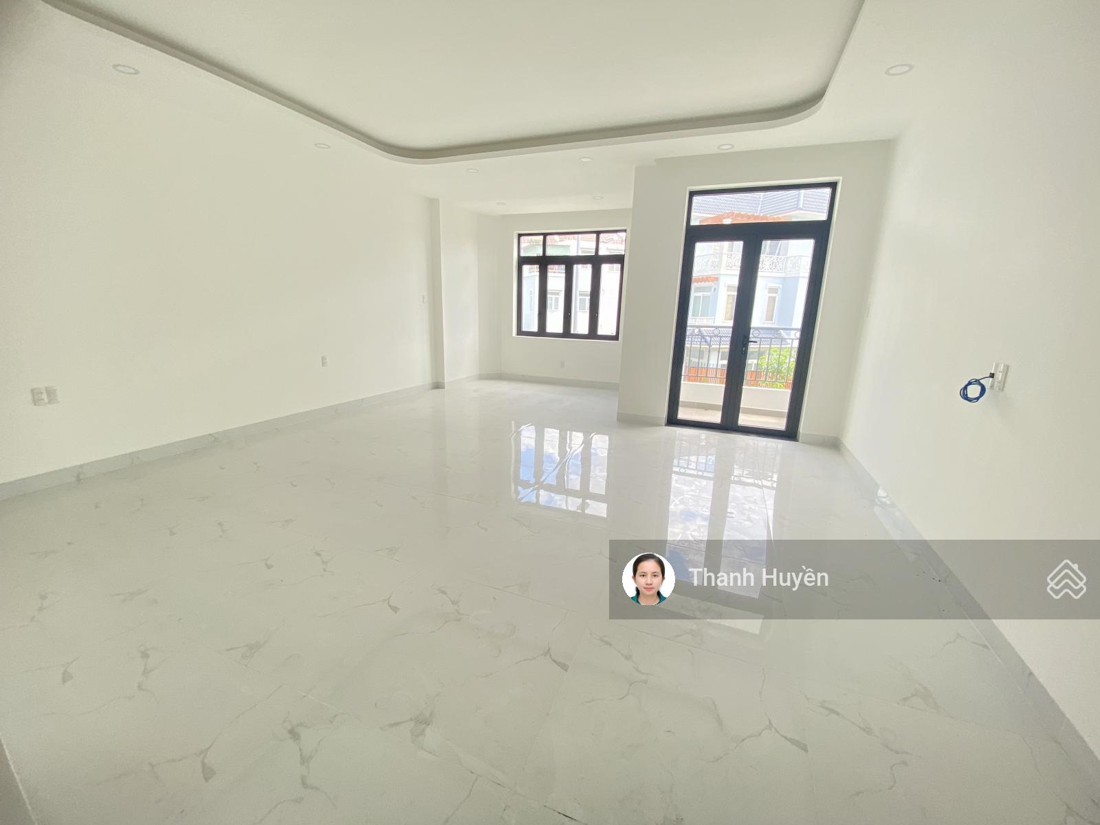 Biệt thự cho thuê tại Phường Phú Hữu, Quận 9, giá 50 triệu - Kinh doanh đa ngành nghề