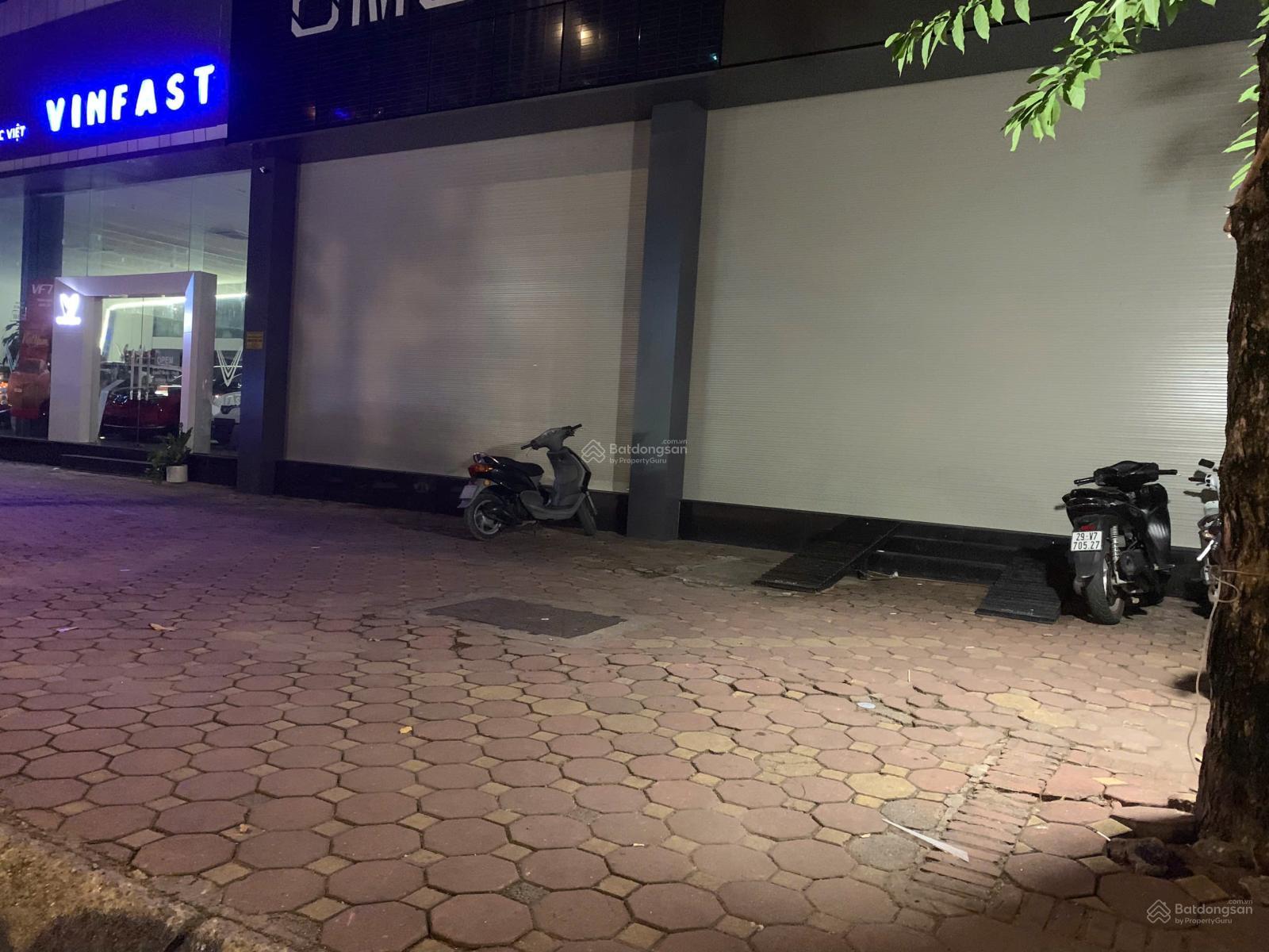 Cho thuê MBKD mặt tiền Hoàng Quốc Việt 300m² - Giá cực tốt cho mô hình kinh doanh đa dạng!