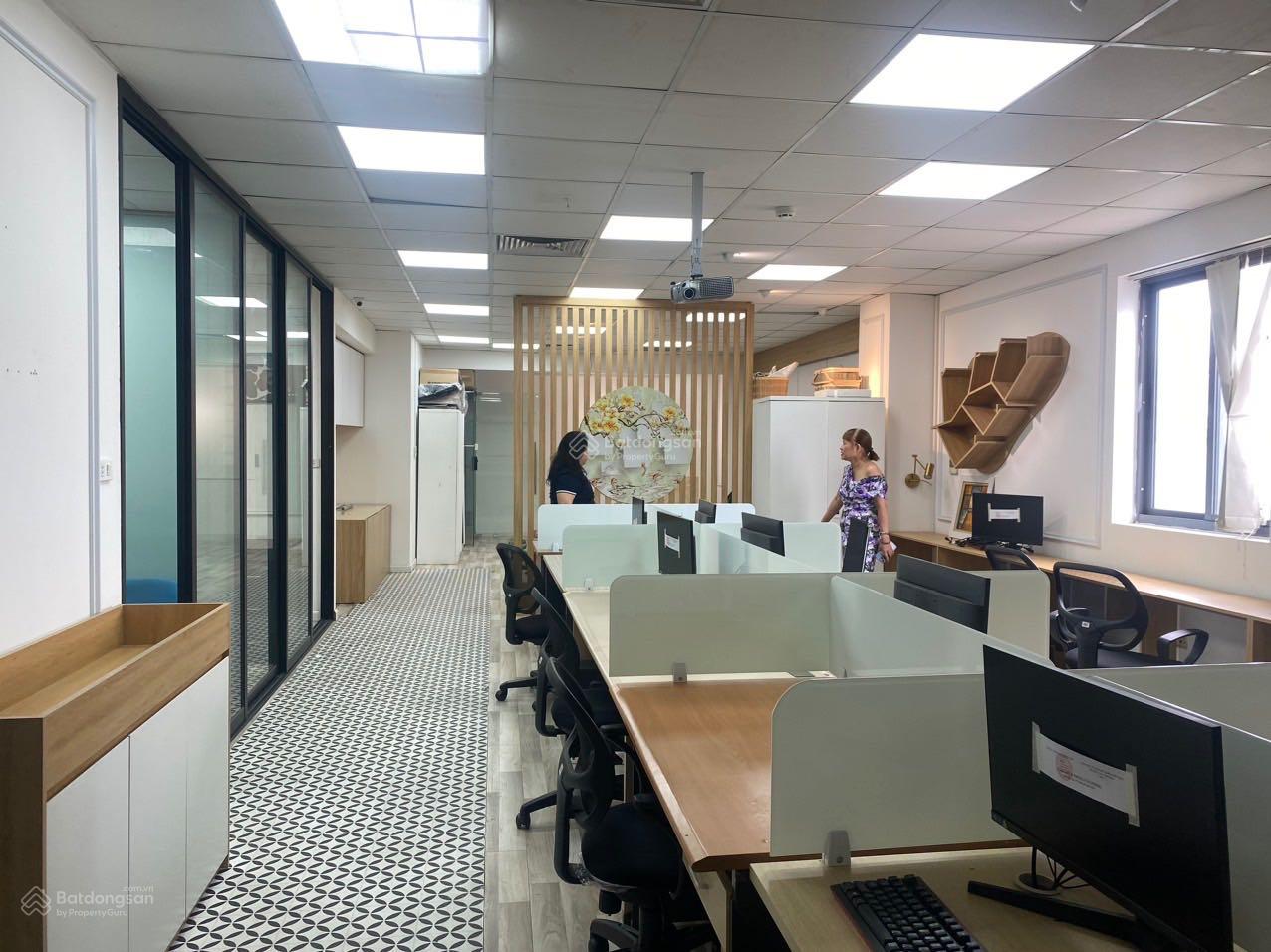 Văn phòng cho thuê Detech Tower, Tôn Thất Thuyết 300m² giá 60 triệu - Không gian làm việc chuyên nghiệp!