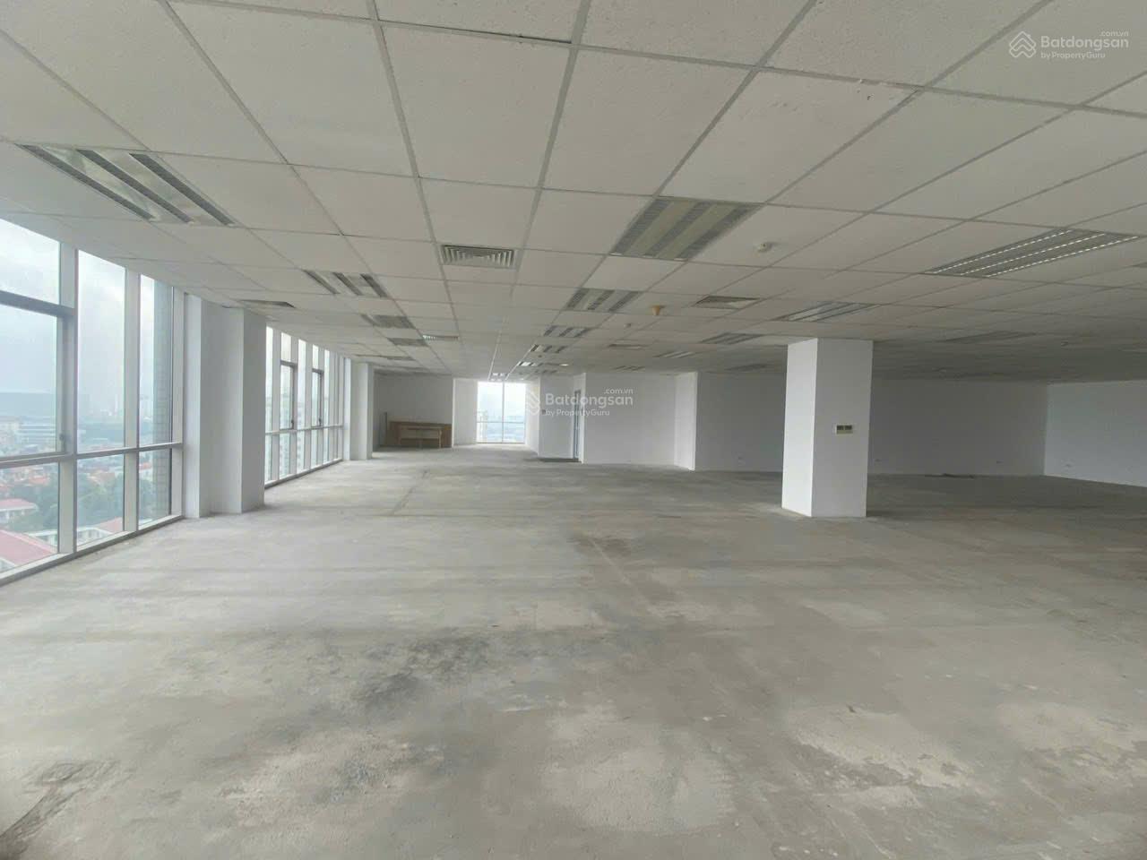 Cho thuê văn phòng Plaschem Plaza Long Biên 120m² giá 180 triệu - Không gian làm việc lý tưởng!
