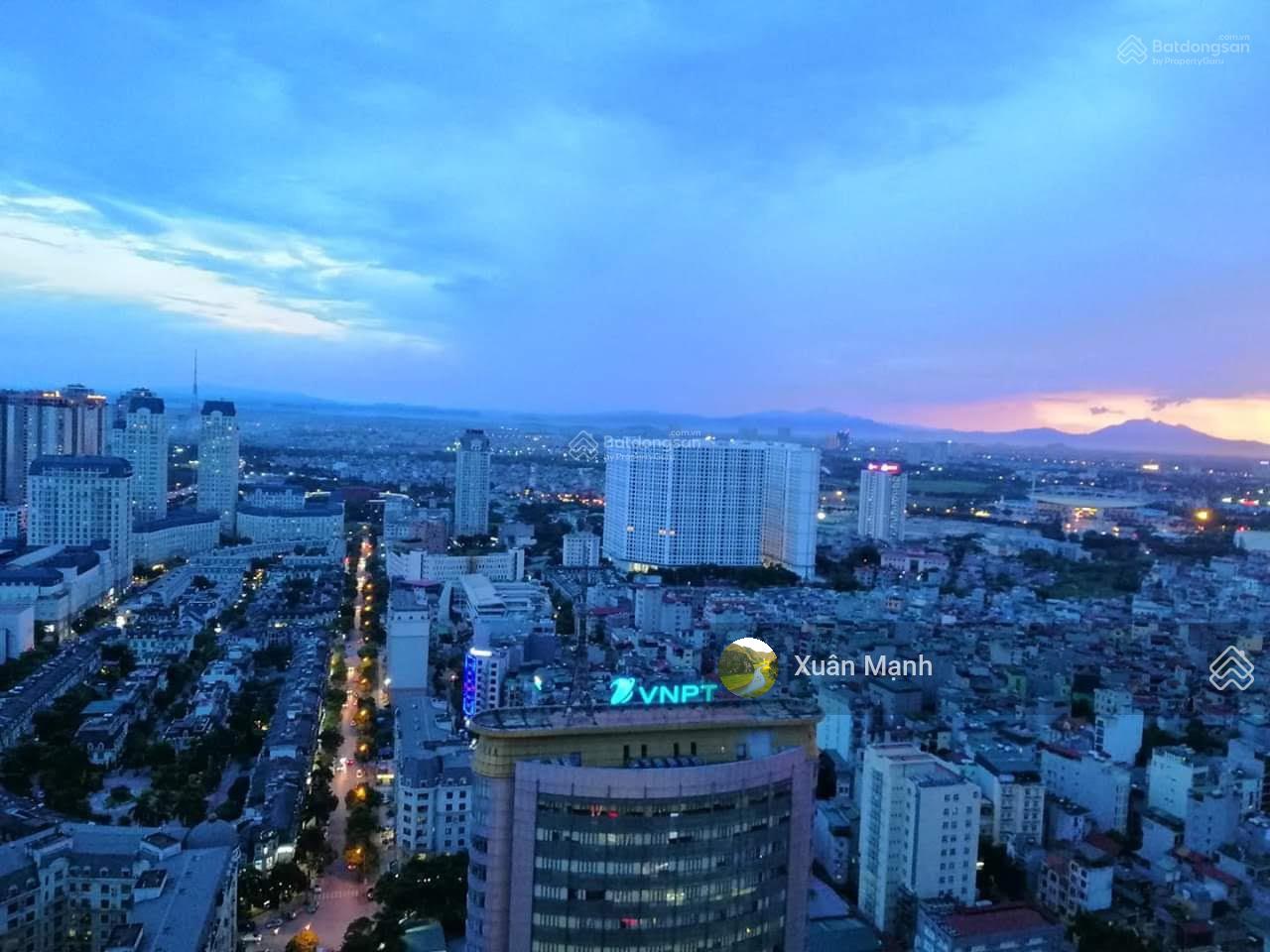 Penthouse Vinhomes Skylake Phạm Hùng 180m² giá 17.9 tỷ - Đẳng cấp với view sân vận động Mỹ Đình!