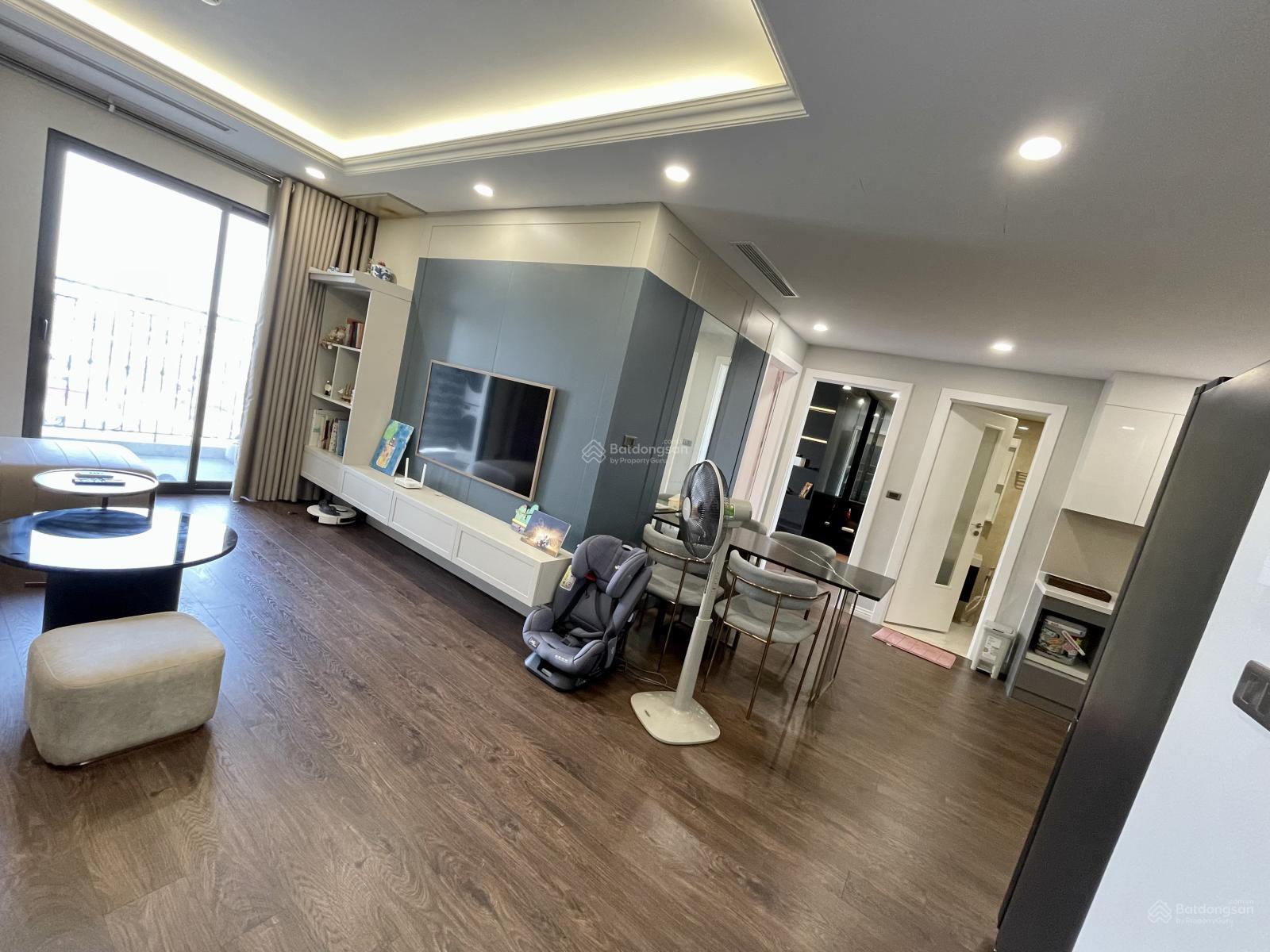 Căn hộ 2PN Tây Hồ 70m² giá 8.9 tỷ - View Hồ Tây đẳng cấp