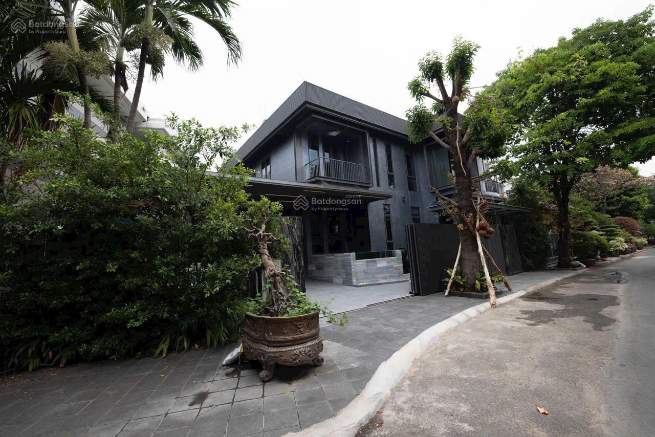 Biệt thự song lập Hưng Thái - Phú Mỹ Hưng, Quận 7, 302m² - Cơ hội sở hữu tuyệt vời!