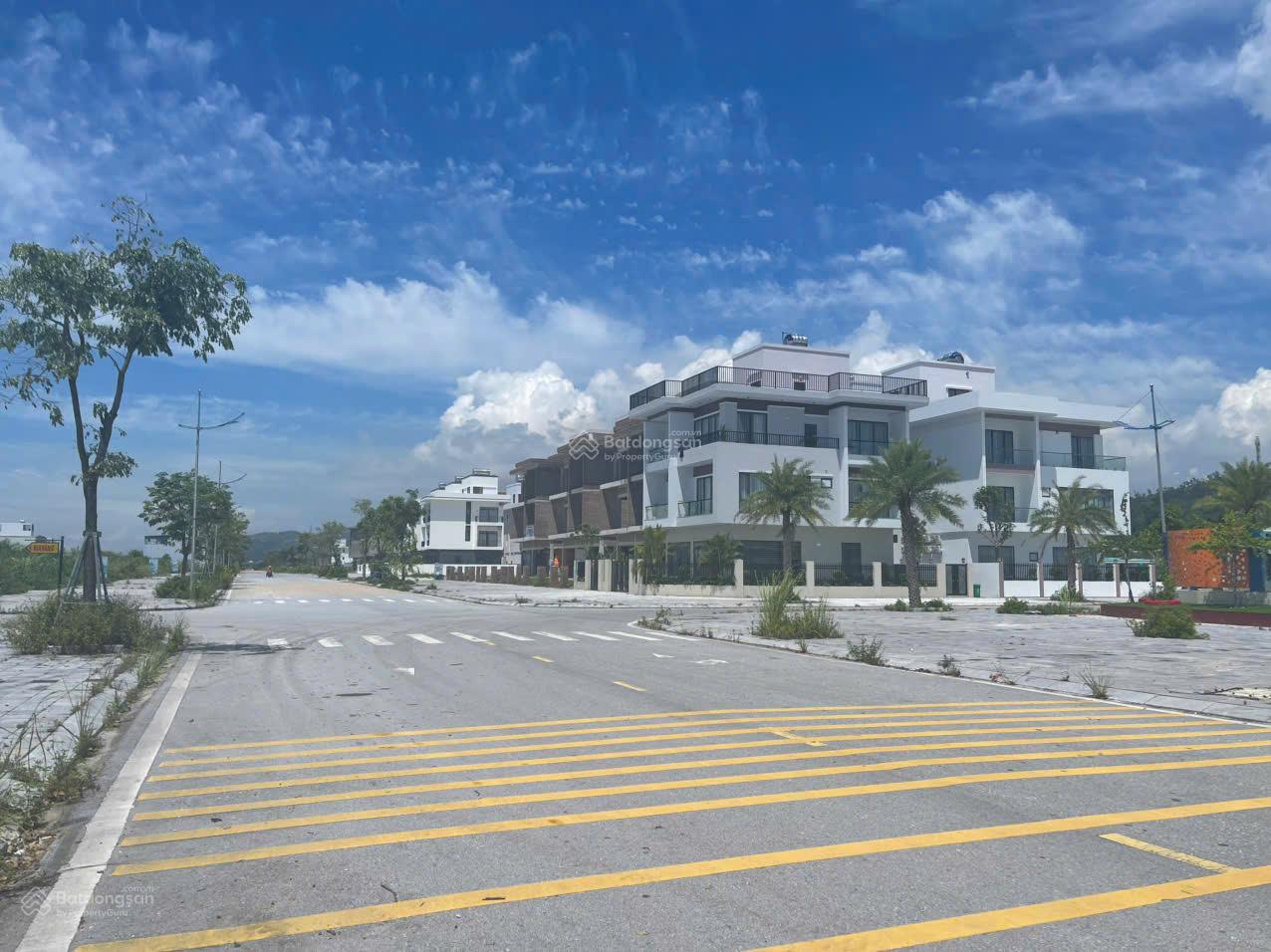 Đất biệt thự Khu đô thị Phương Đông Vân Đồn 300m² giá 7.2 tỷ - Sổ đỏ lâu dài, xây dựng tự do!