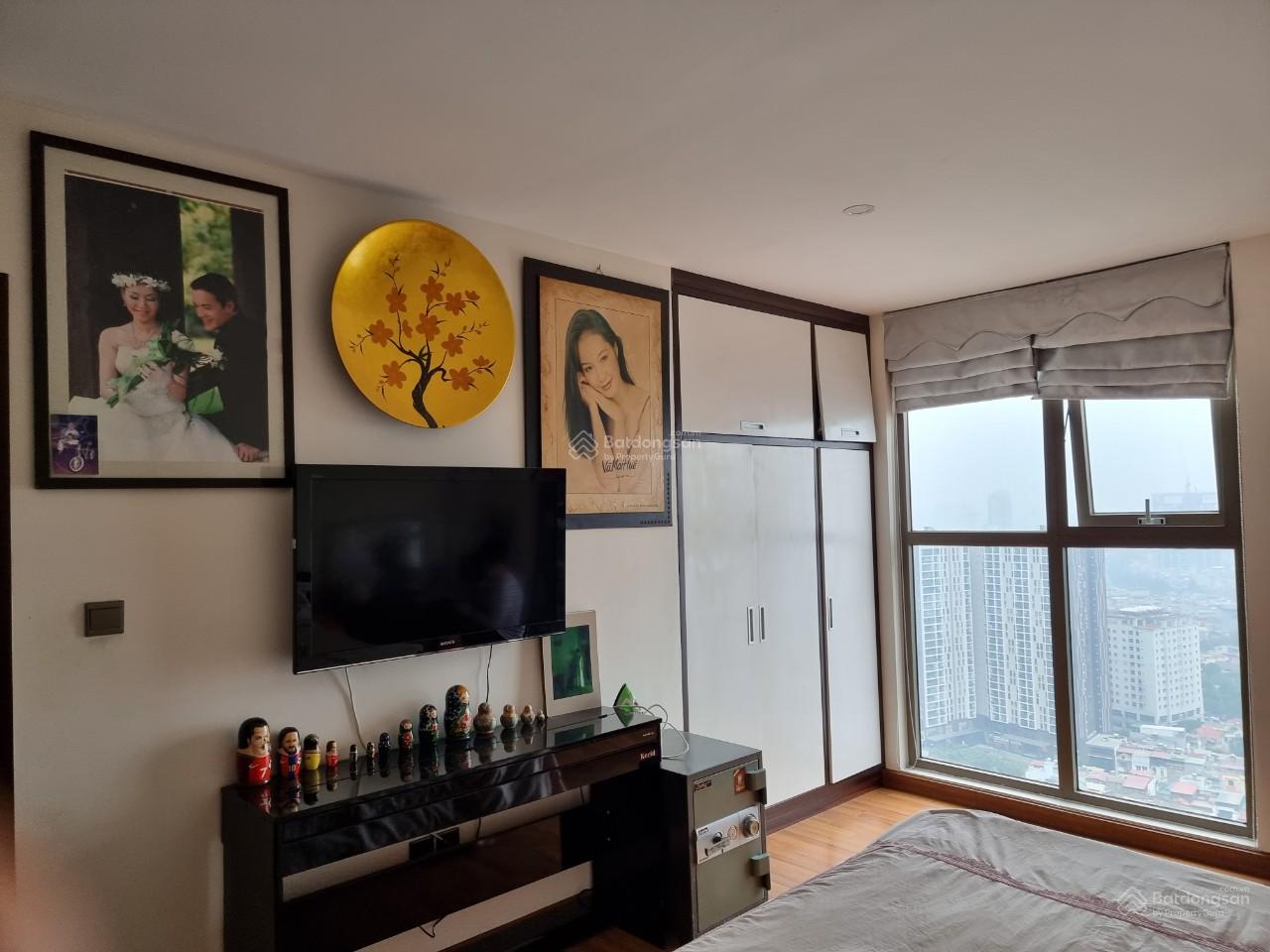 Căn hộ Home City Trung Kính 71m² giá 6.5 tỷ - Sổ đỏ chính chủ, nội thất đầy đủ!