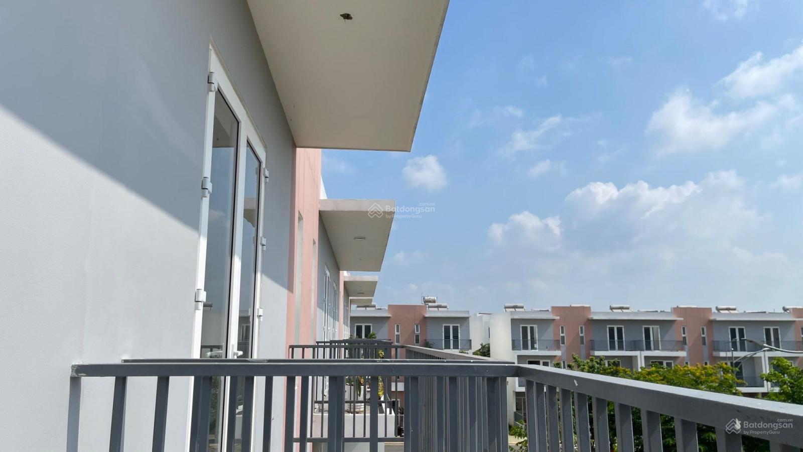 Nhà phố Dragon Village quận 9 90m² giá 7.8 tỷ - Chính chủ bán gấp!