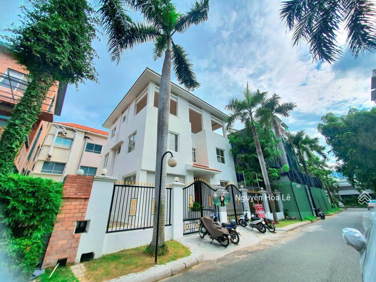 Biệt thự đơn lập Mỹ Hoàng Phú Mỹ Hưng 302.4m² giá 90 tỷ - Không gian sống lý tưởng!