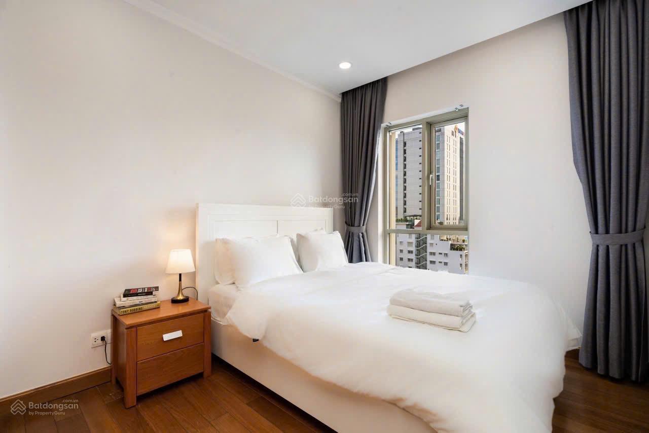 Bán căn hộ 3PN, 2WC, 112m2 tại Riva Park, Q4, HCM - Hàng hiếm giá tốt