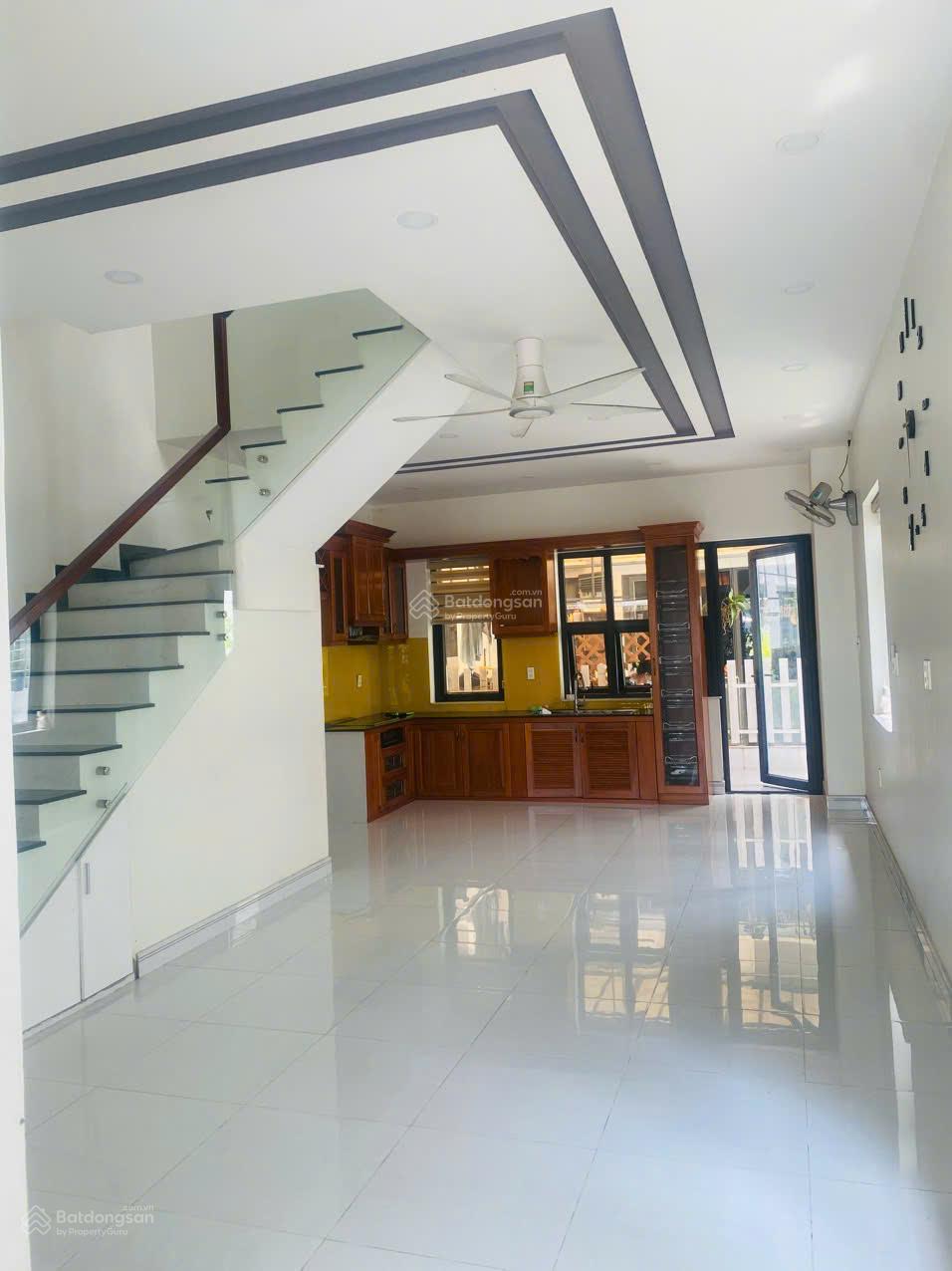 Nhà phố Sim City Q9 80m² giá 8.5 tỷ - Hoàn thiện nội thất sang trọng!