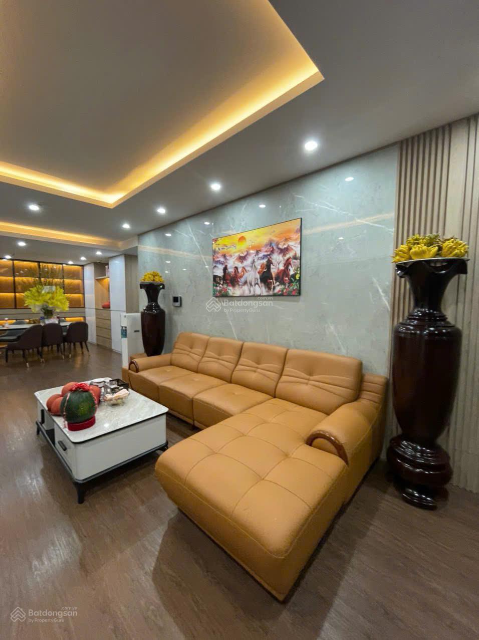 Căn hộ Vườn Xuân 71 Nguyễn Chí Thanh 100m² giá 9.6 tỷ - Thiết kế hiện đại, view hồ thoáng đãng!