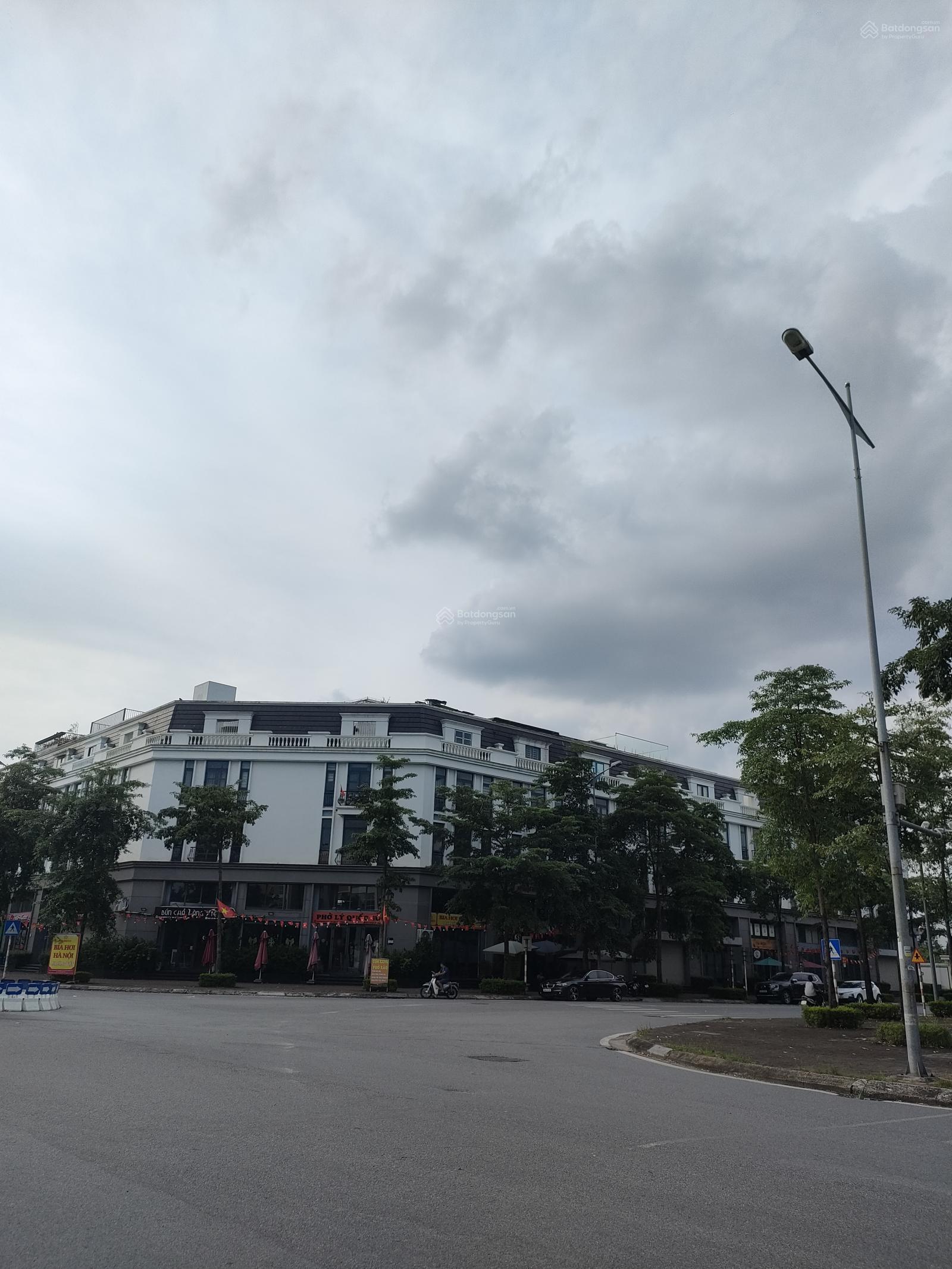 Bán gấp liền kề thô Eastern Park Thạch Bàn 160m² giá 29.6 tỷ - View vườn hoa tuyệt đẹp!