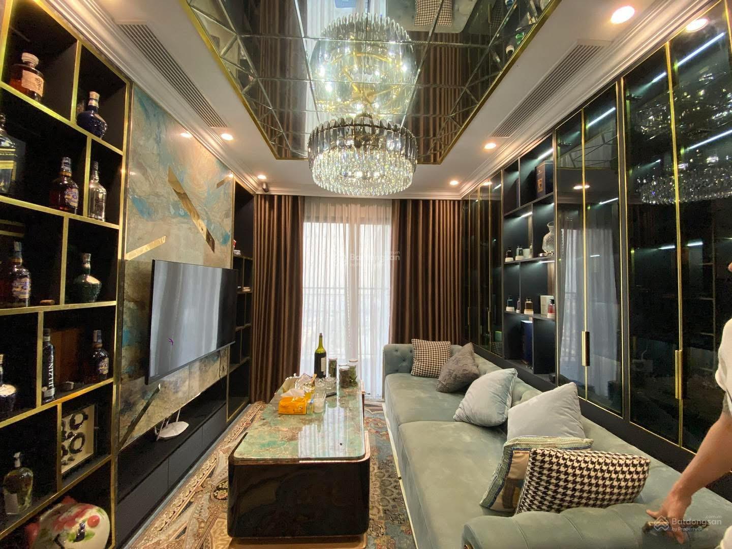 Nhà phố Thạch Bàn 52m², 16 tỷ - Thiết kế hiện đại, thang máy tiện nghi!