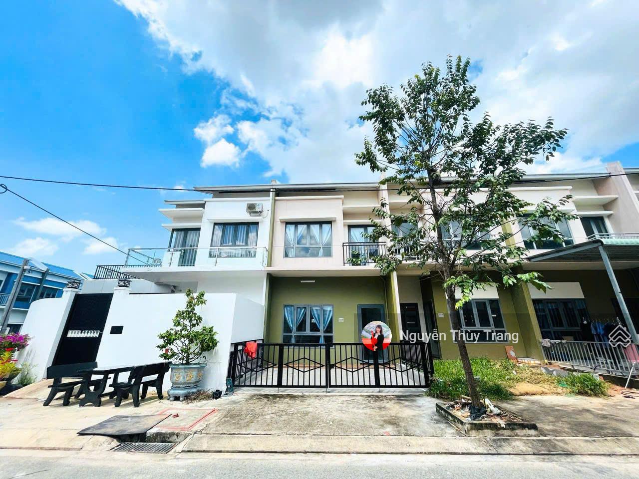 Biệt thự Oasis City Thới Hòa Bến Cát 75m² giá 4.5 triệu - Nhà đẹp sẵn thuê!