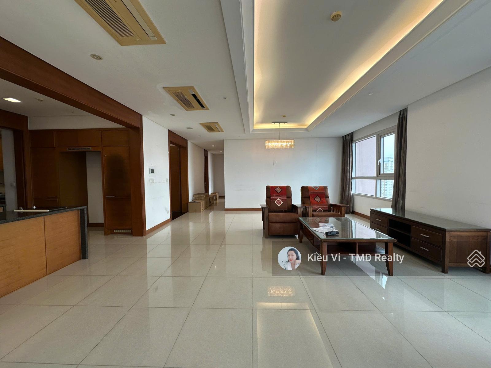 Căn góc 3PN Xi Riverview Palace Thảo Điền 200m² giá 30 tỷ - Tầng cao view sông SaiGon