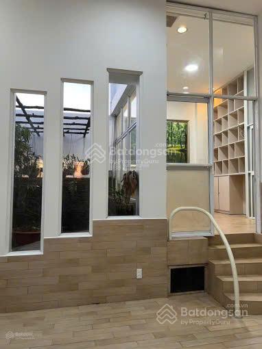 Penthouse Hoàng Tháp Bình Chánh 295m² giá 9 tỷ - Hồ bơi riêng trong nhà!