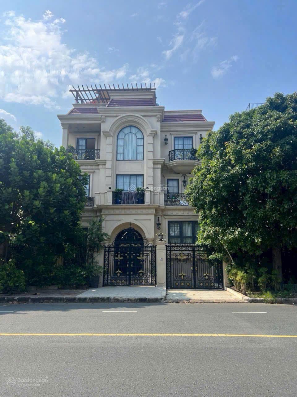 Biệt thự Nam Thông, Phú Mỹ Hưng 270m² giá 115 tỷ - Cơ hội sở hữu hiếm có!