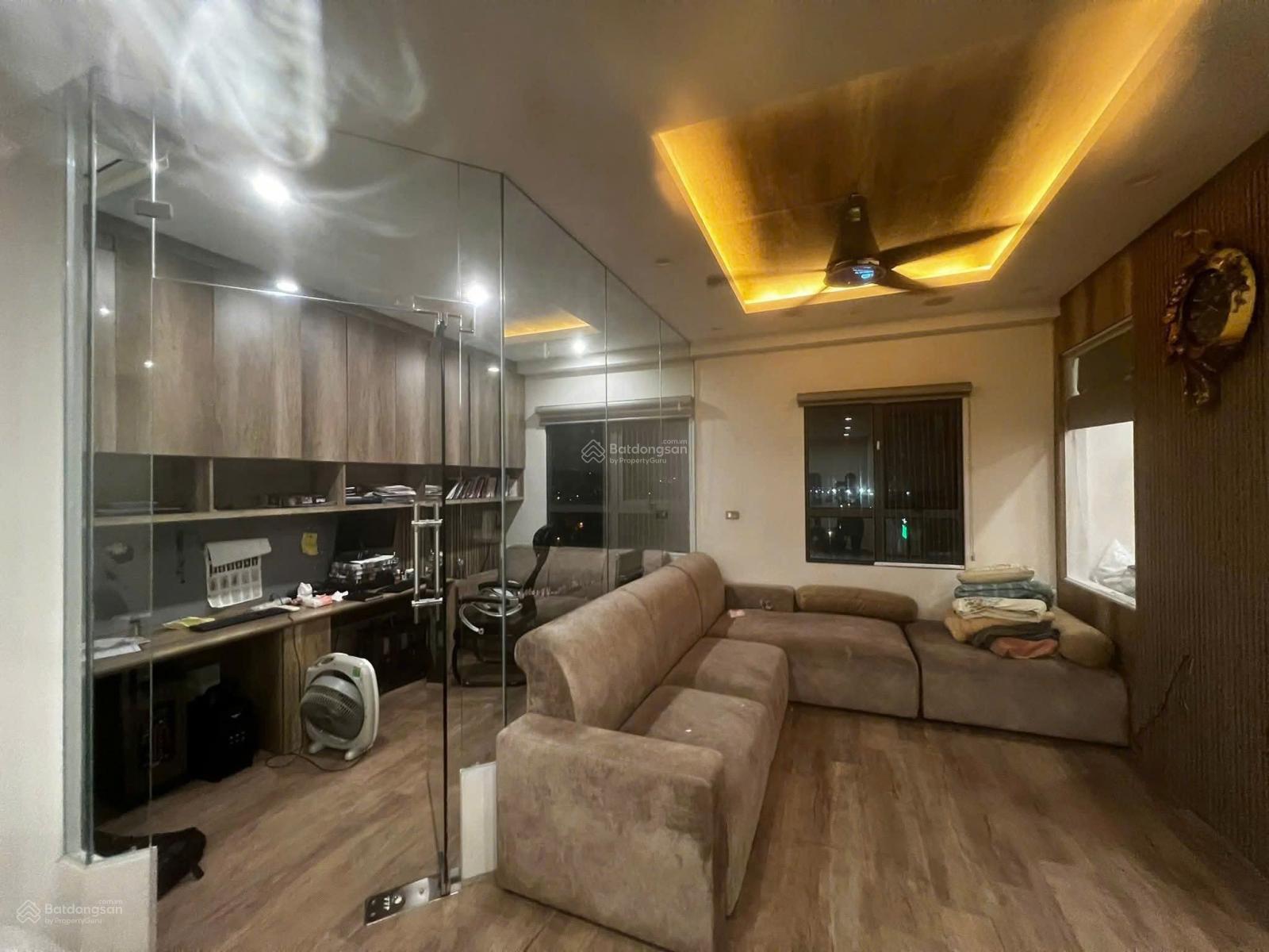 Chung cư The Two 91m² giá 7.8 tỷ - Đầy đủ nội thất, hướng Đông Nam thoáng mát!