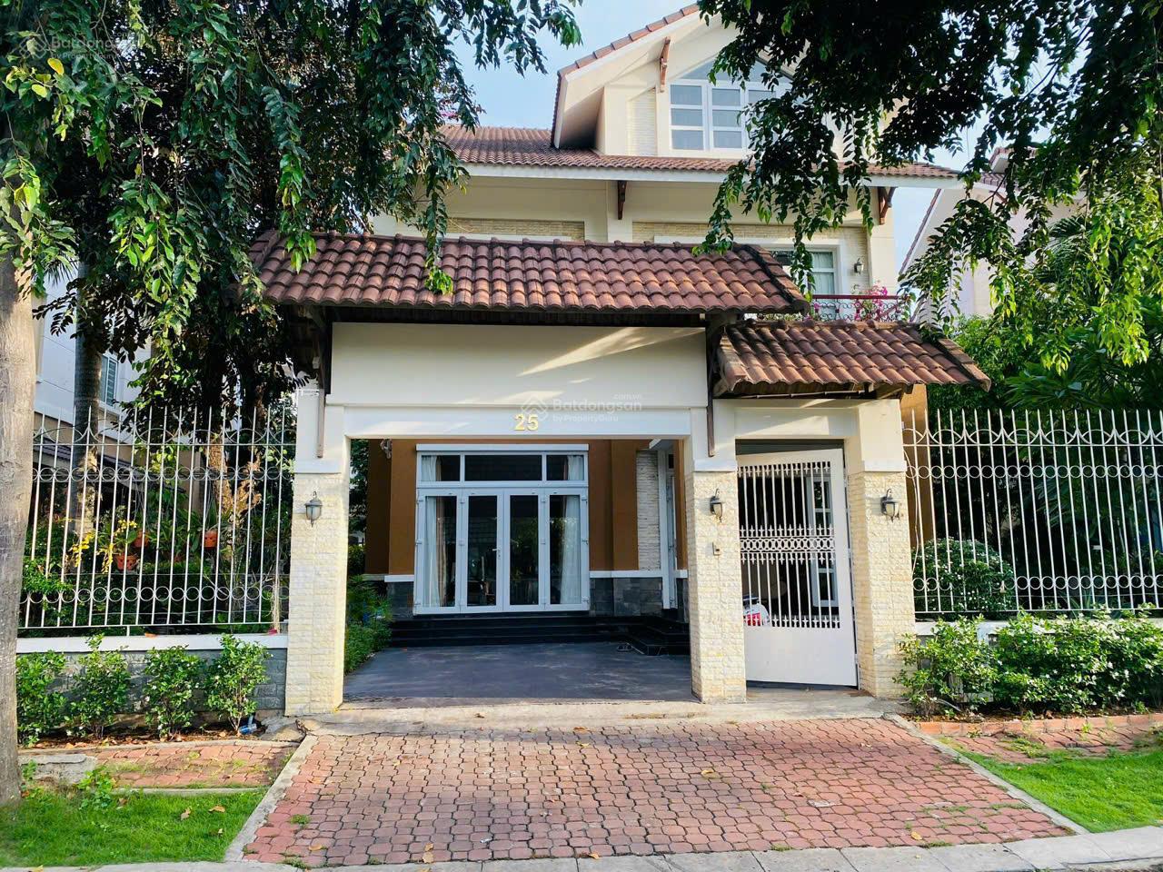 Townhouse Nam Phú Villas Quận 7 384m² giá 65 tỷ - Thiết kế nội thất sang trọng!